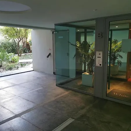 Appartement Centre Les Pins 2p White Pearl Garage