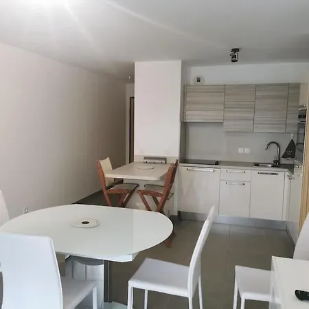 Apartment Centre Les Pins 2p White Pearl Garage *